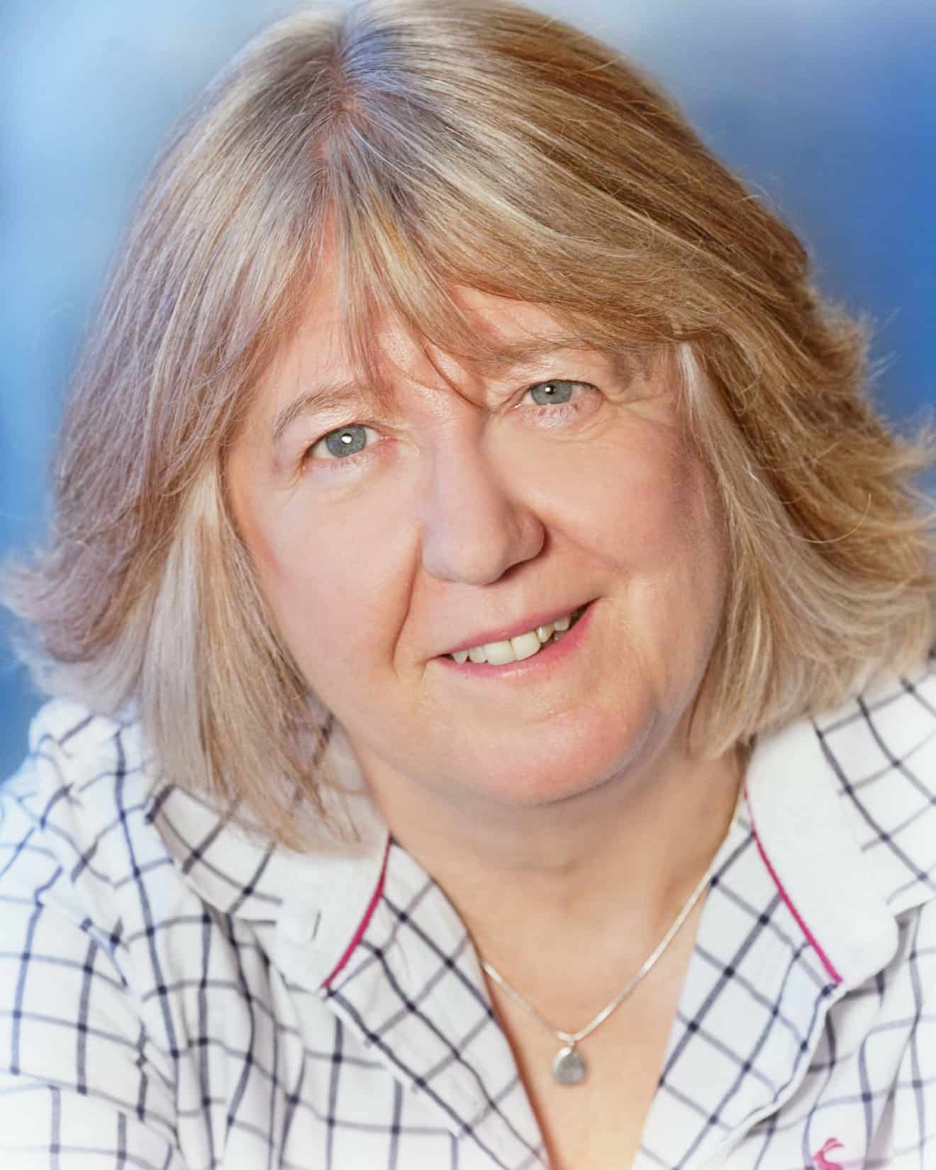 Announcing “The Roaring Whirl” by Sarah Rodgers | Divine Art Recordings